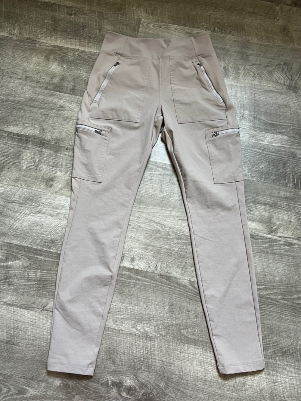 Athleta Headlands Hybrid High Rise Cargo Legging - Picture 2 of 15